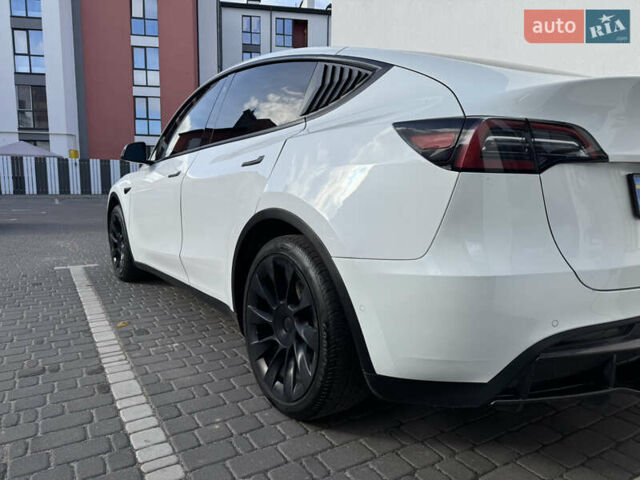 Белый Тесла Model Y, объемом двигателя 0 л и пробегом 95 тыс. км за 25500 $, фото 7 на Automoto.ua