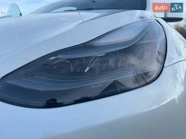 Білий Тесла Model Y, об'ємом двигуна 0 л та пробігом 60 тис. км за 24900 $, фото 38 на Automoto.ua