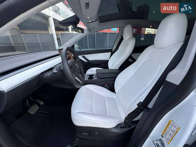 Белый Тесла Model Y, объемом двигателя 0 л и пробегом 47 тыс. км за 24900 $, фото 11 на Automoto.ua