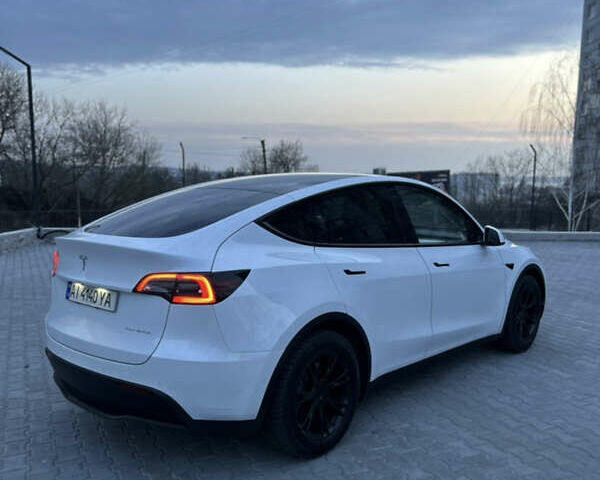 Белый Тесла Model Y, объемом двигателя 0 л и пробегом 20 тыс. км за 28000 $, фото 3 на Automoto.ua