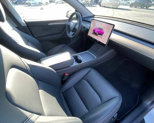 Білий Тесла Model Y, об'ємом двигуна 0 л та пробігом 43 тис. км за 32500 $, фото 14 на Automoto.ua