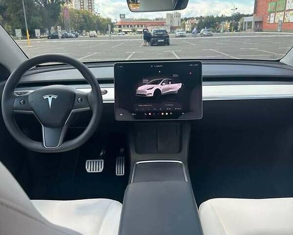 Білий Тесла Model Y, об'ємом двигуна 0 л та пробігом 39 тис. км за 21000 $, фото 5 на Automoto.ua