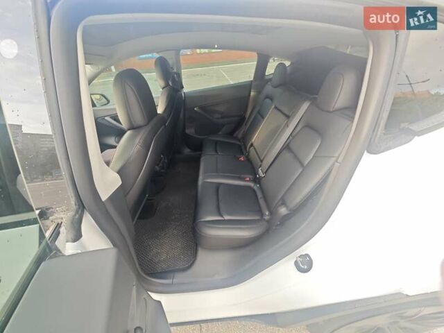 Белый Тесла Model Y, объемом двигателя 0 л и пробегом 38 тыс. км за 28000 $, фото 29 на Automoto.ua