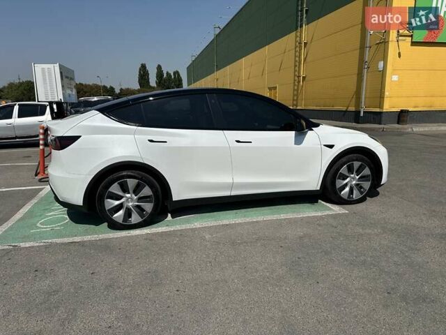 Білий Тесла Model Y, об'ємом двигуна 0 л та пробігом 47 тис. км за 30000 $, фото 2 на Automoto.ua