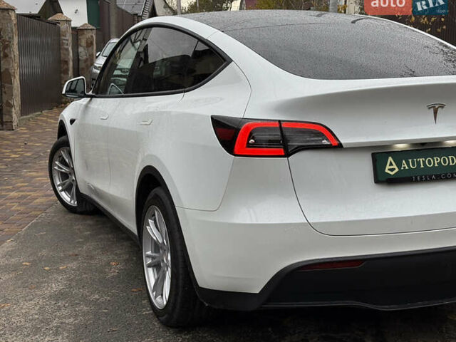 Белый Тесла Model Y, объемом двигателя 0 л и пробегом 53 тыс. км за 36700 $, фото 6 на Automoto.ua