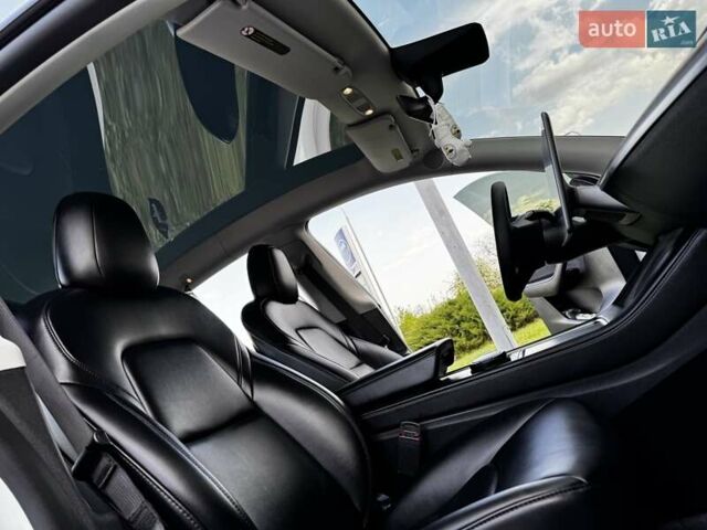 Белый Тесла Model Y, объемом двигателя 0 л и пробегом 59 тыс. км за 28800 $, фото 32 на Automoto.ua