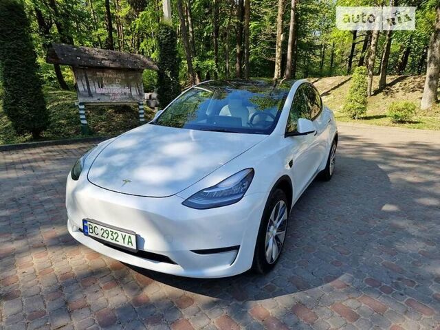 Белый Тесла Model Y, объемом двигателя 0 л и пробегом 3 тыс. км за 46999 $, фото 1 на Automoto.ua