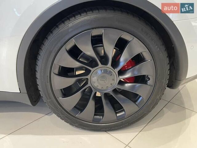 Белый Тесла Model Y, объемом двигателя 0 л и пробегом 14 тыс. км за 47800 $, фото 29 на Automoto.ua