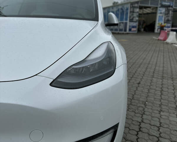 Білий Тесла Model Y, об'ємом двигуна 0 л та пробігом 49 тис. км за 32500 $, фото 18 на Automoto.ua