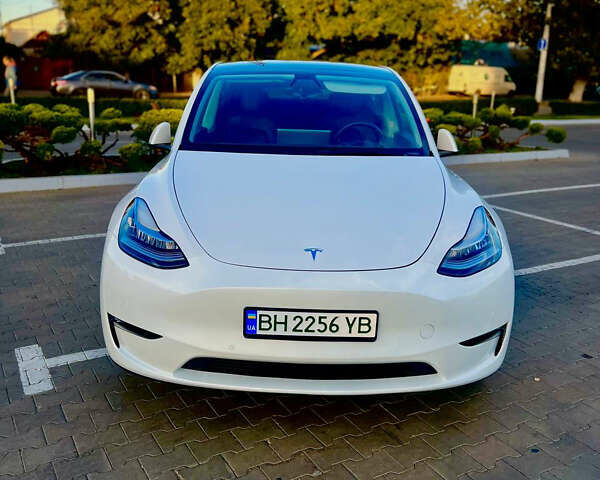 Тесла Model Y 2022 в Одессе на Automoto.ua Белый Тесла Model Y, объемом двигателя 0 л и пробегом 52 тыс. км за 27000 $, фото 4 на Automoto.ua