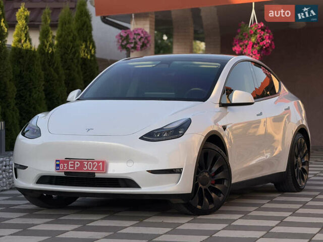 Белый Тесла Model Y, объемом двигателя 0 л и пробегом 59 тыс. км за 28950 $, фото 5 на Automoto.ua