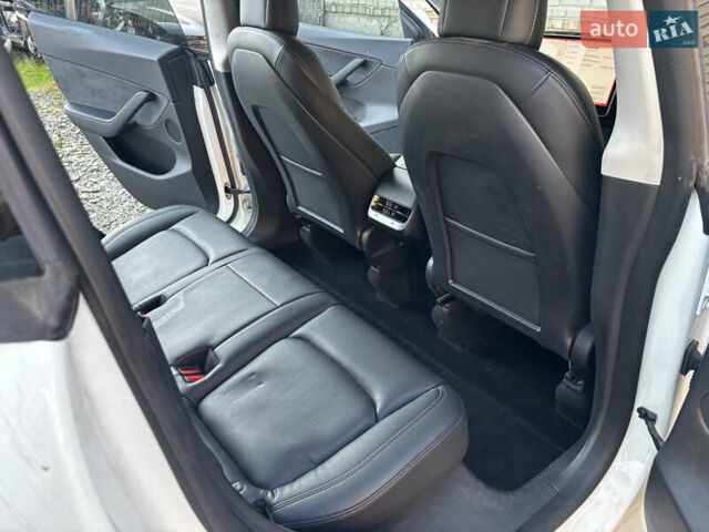 Белый Тесла Model Y, объемом двигателя 0 л и пробегом 141 тыс. км за 18300 $, фото 14 на Automoto.ua