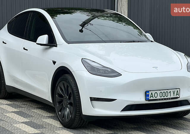 Белый Тесла Model Y, объемом двигателя 0 л и пробегом 90 тыс. км за 34999 $, фото 6 на Automoto.ua