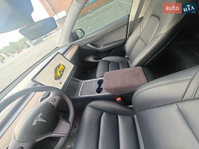 Белый Тесла Model Y, объемом двигателя 0 л и пробегом 38 тыс. км за 28000 $, фото 34 на Automoto.ua