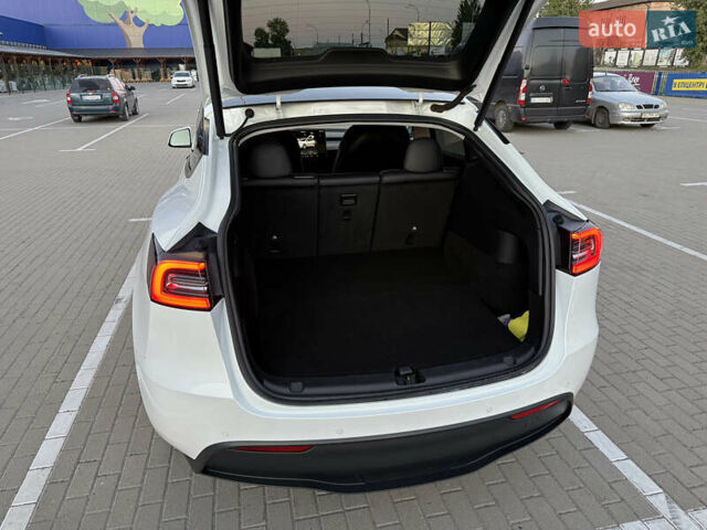 Белый Тесла Model Y, объемом двигателя 0 л и пробегом 81 тыс. км за 25900 $, фото 23 на Automoto.ua