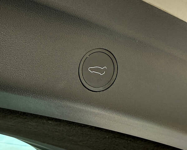 Белый Тесла Model Y, объемом двигателя 0 л и пробегом 16 тыс. км за 26500 $, фото 37 на Automoto.ua