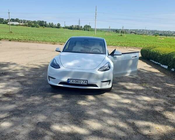 Белый Тесла Model Y, объемом двигателя 0 л и пробегом 7 тыс. км за 33500 $, фото 3 на Automoto.ua