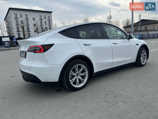 Білий Тесла Model Y, об'ємом двигуна 0 л та пробігом 15 тис. км за 27999 $, фото 8 на Automoto.ua
