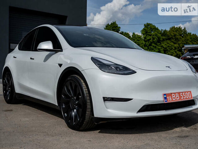 Белый Тесла Model Y, объемом двигателя 0 л и пробегом 10 тыс. км за 27900 $, фото 2 на Automoto.ua