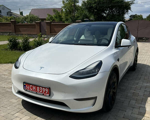 Білий Тесла Model Y, об'ємом двигуна 0 л та пробігом 43 тис. км за 28500 $, фото 2 на Automoto.ua