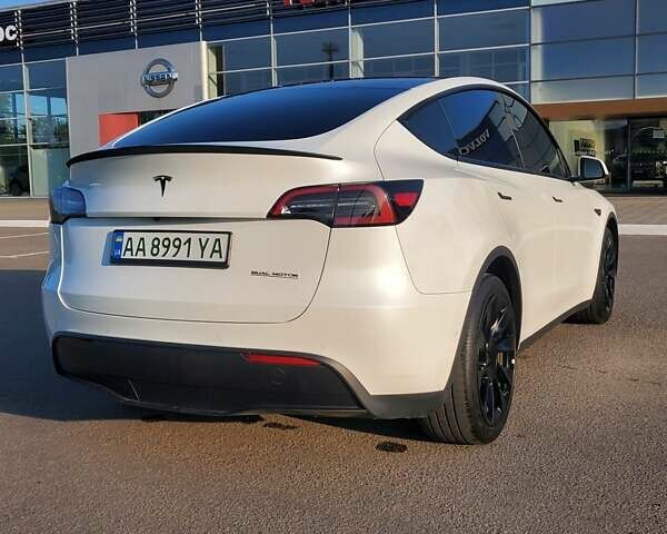 Белый Тесла Model Y, объемом двигателя 0 л и пробегом 19 тыс. км за 29999 $, фото 6 на Automoto.ua