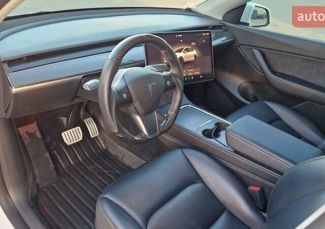 Белый Тесла Model Y, объемом двигателя 0 л и пробегом 85 тыс. км за 33000 $, фото 16 на Automoto.ua