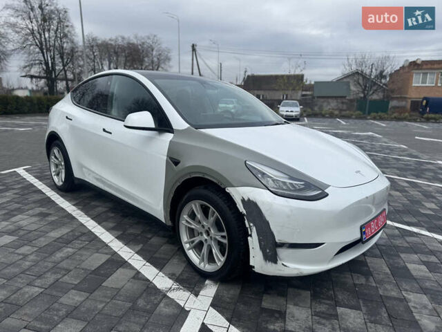 Білий Тесла Model Y, об'ємом двигуна 0 л та пробігом 100 тис. км за 23999 $, фото 12 на Automoto.ua