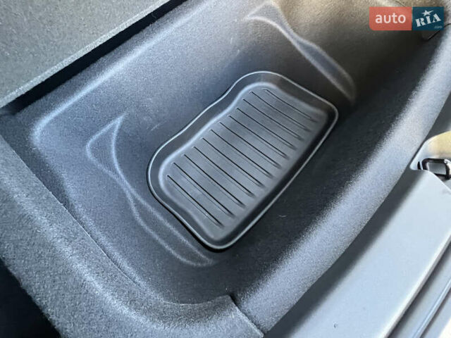 Білий Тесла Model Y, об'ємом двигуна 0 л та пробігом 12 тис. км за 24750 $, фото 53 на Automoto.ua