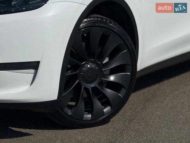 Білий Тесла Model Y, об'ємом двигуна 0 л та пробігом 56 тис. км за 26000 $, фото 6 на Automoto.ua