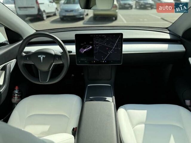 Белый Тесла Model Y, объемом двигателя 0 л и пробегом 49 тыс. км за 28000 $, фото 14 на Automoto.ua