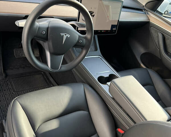 Тесла Model Y 2022 в Одессе на Automoto.ua Белый Тесла Model Y, объемом двигателя 0 л и пробегом 12 тыс. км за 44900 $, фото 16 на Automoto.ua