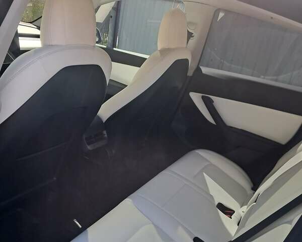 Белый Тесла Model Y, объемом двигателя 0 л и пробегом 78 тыс. км за 24600 $, фото 5 на Automoto.ua