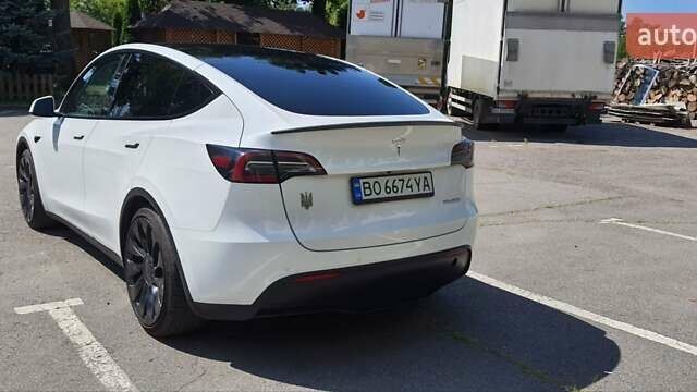 Белый Тесла Model Y, объемом двигателя 0 л и пробегом 62 тыс. км за 30700 $, фото 6 на Automoto.ua