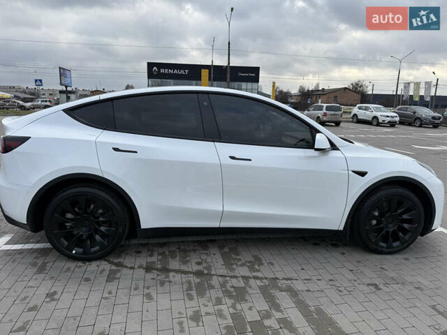 Білий Тесла Model Y, об'ємом двигуна 0 л та пробігом 52 тис. км за 25900 $, фото 7 на Automoto.ua