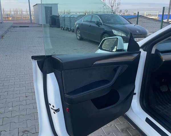 Білий Тесла Model Y, об'ємом двигуна 0 л та пробігом 60 тис. км за 24900 $, фото 31 на Automoto.ua