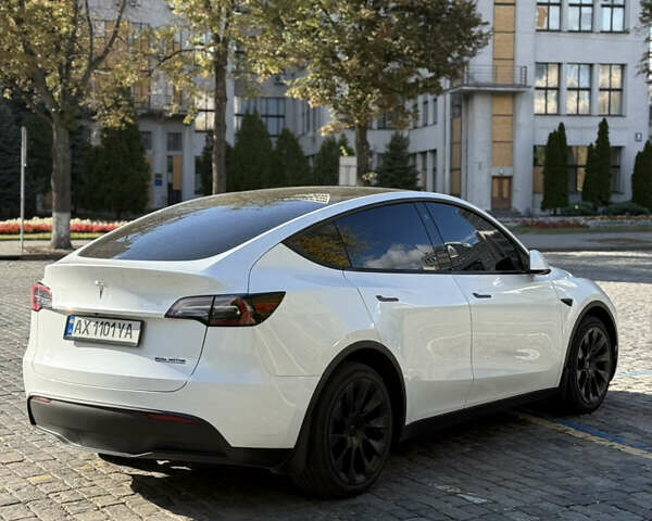 Белый Тесла Model Y, объемом двигателя 0 л и пробегом 32 тыс. км за 33000 $, фото 4 на Automoto.ua
