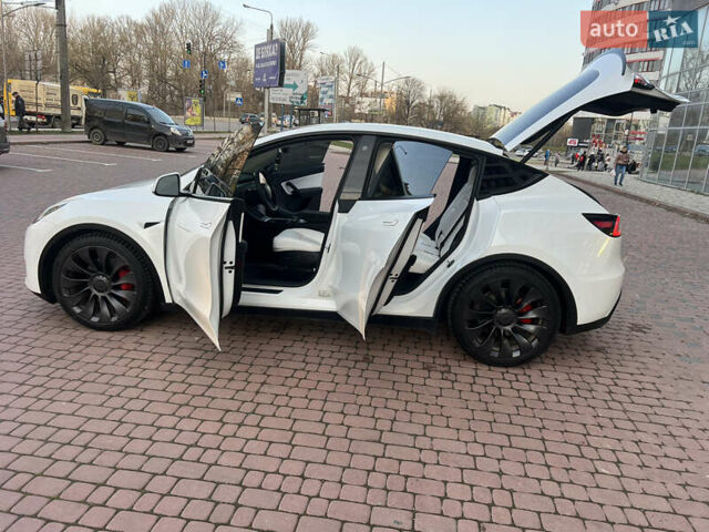 Белый Тесла Model Y, объемом двигателя 0 л и пробегом 21 тыс. км за 34999 $, фото 19 на Automoto.ua