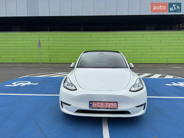 Белый Тесла Model Y, объемом двигателя 0 л и пробегом 68 тыс. км за 35000 $, фото 3 на Automoto.ua