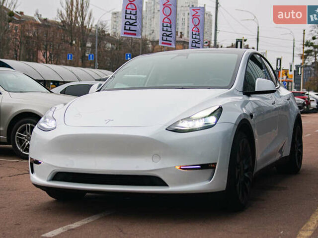 Белый Тесла Model Y, объемом двигателя 0 л и пробегом 20 тыс. км за 36900 $, фото 4 на Automoto.ua