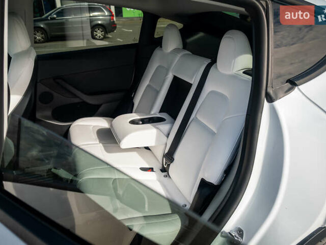 Белый Тесла Model Y, объемом двигателя 0 л и пробегом 51 тыс. км за 29500 $, фото 14 на Automoto.ua