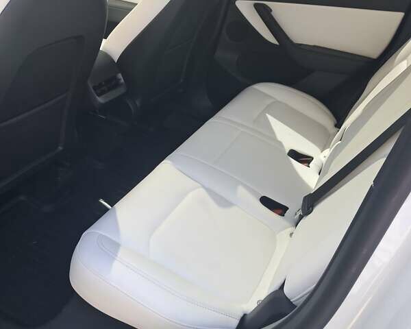 Белый Тесла Model Y, объемом двигателя 0 л и пробегом 78 тыс. км за 24600 $, фото 4 на Automoto.ua