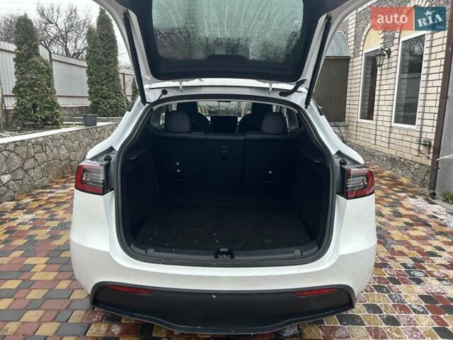 Белый Тесла Model Y, объемом двигателя 0 л и пробегом 94 тыс. км за 29999 $, фото 32 на Automoto.ua