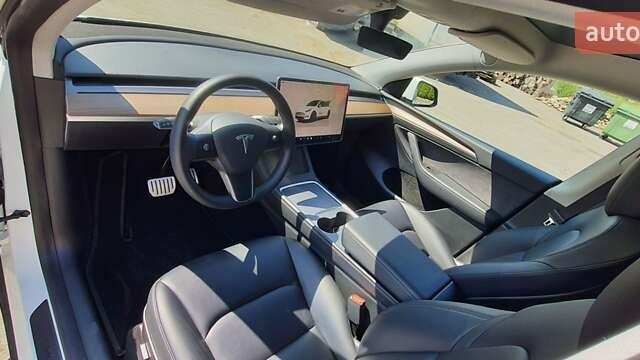 Белый Тесла Model Y, объемом двигателя 0 л и пробегом 62 тыс. км за 30700 $, фото 20 на Automoto.ua