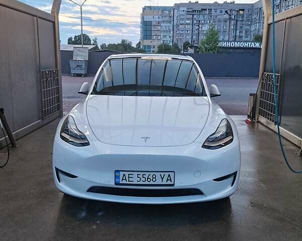 Белый Тесла Model Y, объемом двигателя 0 л и пробегом 30 тыс. км за 28800 $, фото 2 на Automoto.ua