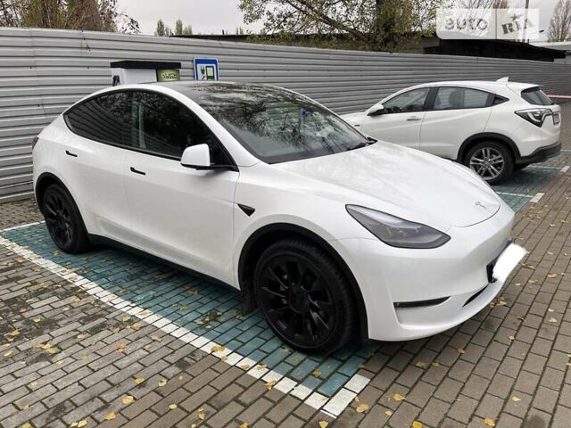 Белый Тесла Model Y, объемом двигателя 0 л и пробегом 10 тыс. км за 45500 $, фото 44 на Automoto.ua