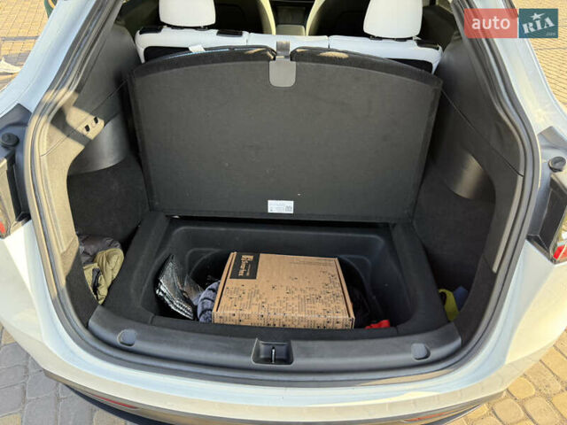 Белый Тесла Model Y, объемом двигателя 0 л и пробегом 102 тыс. км за 26000 $, фото 9 на Automoto.ua