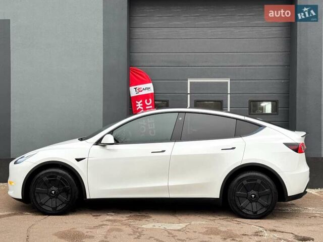 Білий Тесла Model Y, об'ємом двигуна 0 л та пробігом 60 тис. км за 28500 $, фото 5 на Automoto.ua
