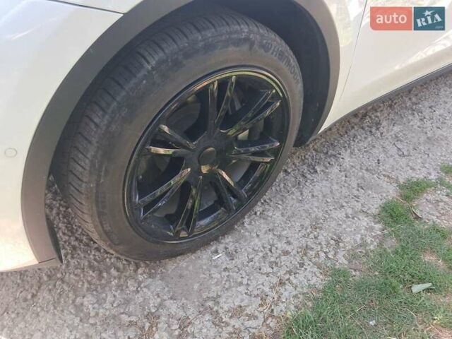 Белый Тесла Model Y, объемом двигателя 0 л и пробегом 78 тыс. км за 24600 $, фото 7 на Automoto.ua