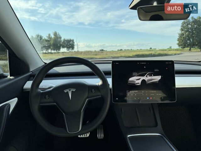 Белый Тесла Model Y, объемом двигателя 0 л и пробегом 51 тыс. км за 31000 $, фото 37 на Automoto.ua
