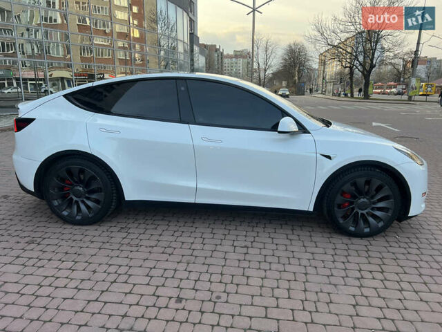 Белый Тесла Model Y, объемом двигателя 0 л и пробегом 21 тыс. км за 34999 $, фото 3 на Automoto.ua